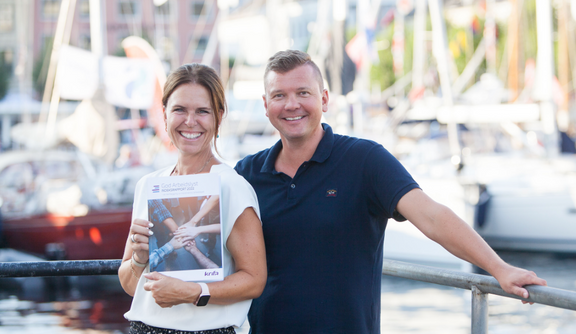 Kristin Fjellmann, daglig leder i Krifa Norge, og Joachim Dagenborg, kommunikasjonssjef i SMB Norge (Foto: SMB Norge/Johnny Syversen